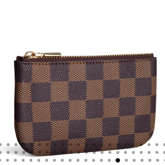 Checkered Wallet Keychain - Picture 7 of 8